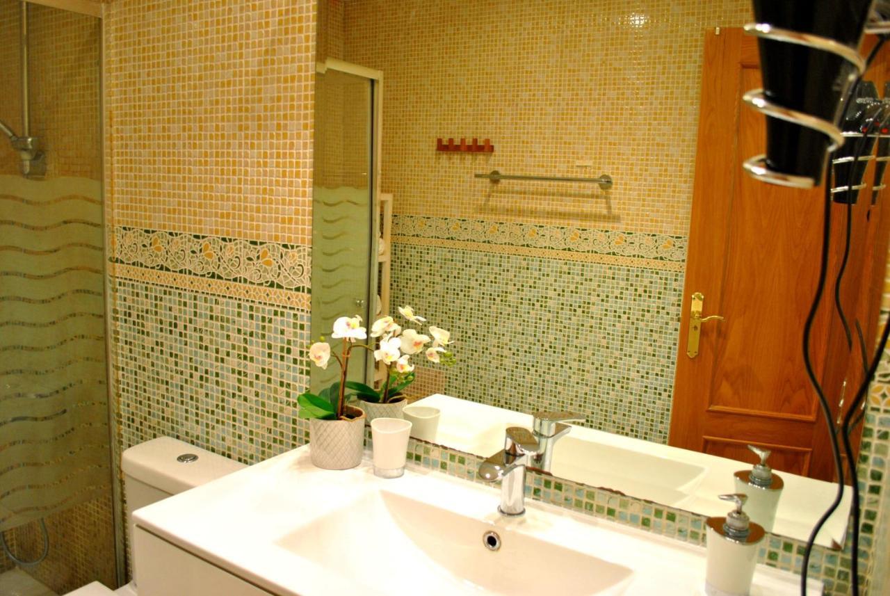 טורמולינוס San Antonio - Beach, Pool And Terrace מראה חיצוני תמונה