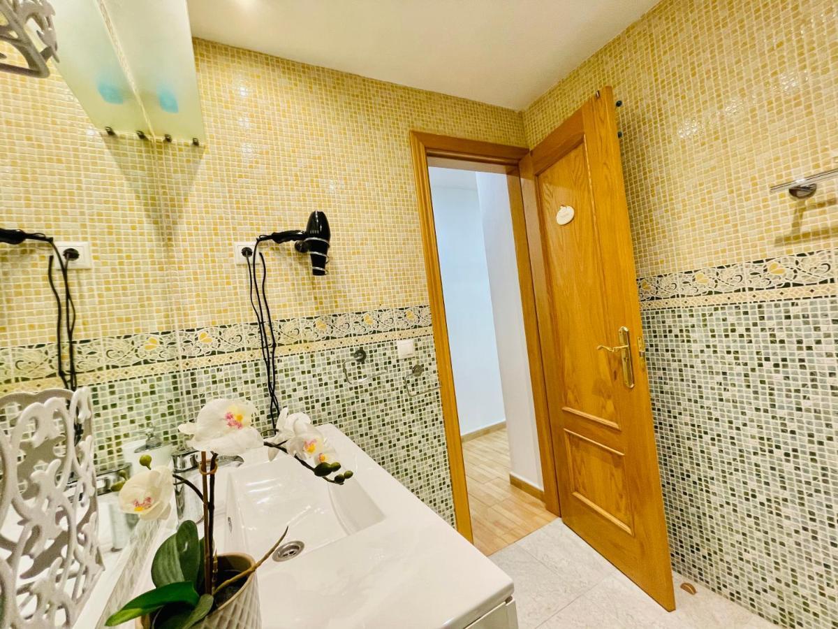 טורמולינוס San Antonio - Beach, Pool And Terrace מראה חיצוני תמונה