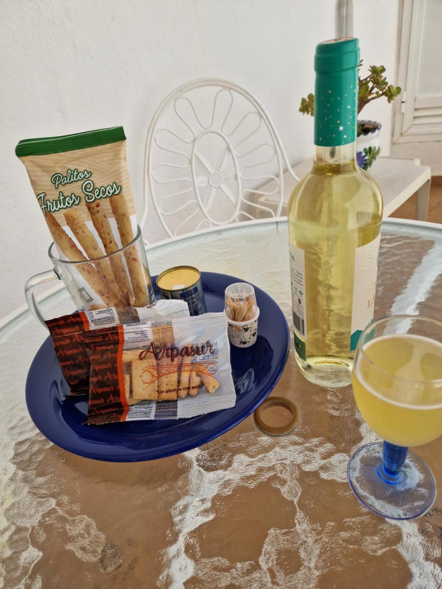 טורמולינוס San Antonio - Beach, Pool And Terrace מראה חיצוני תמונה